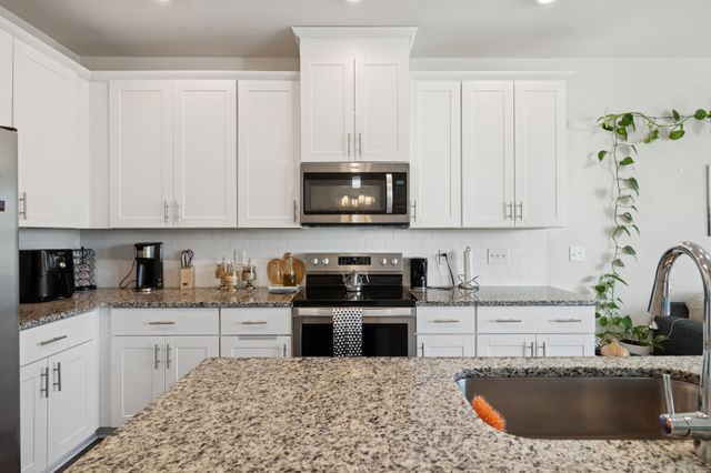 427 Deveron Dr, Gallatin, TN 37066