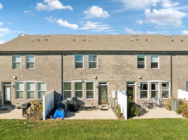 427 Deveron Dr, Gallatin, TN 37066