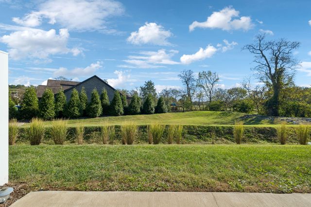 427 Deveron Dr, Gallatin, TN 37066