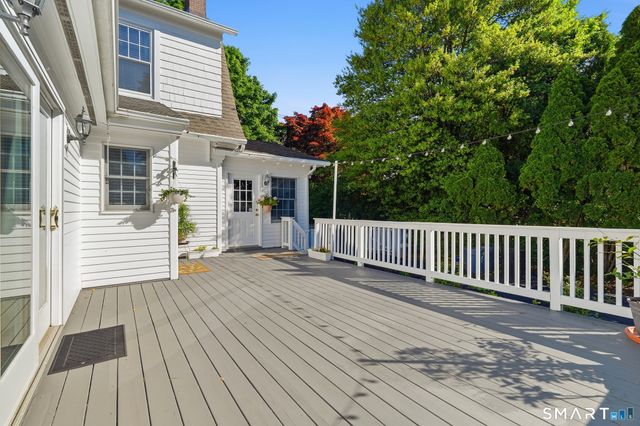 313 Old Post Road, Fairfield, CT 06824