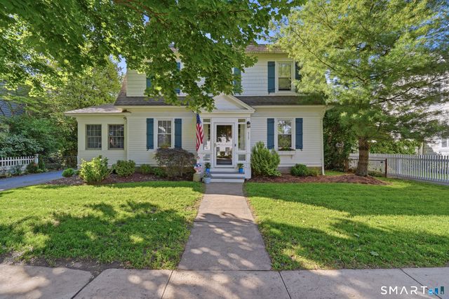 313 Old Post Road, Fairfield, CT 06824