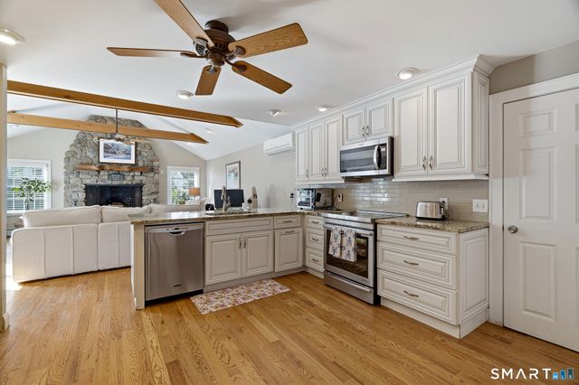 313 Old Post Road, Fairfield, CT 06824