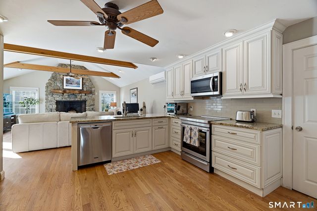 313 Old Post Road, Fairfield, CT 06824