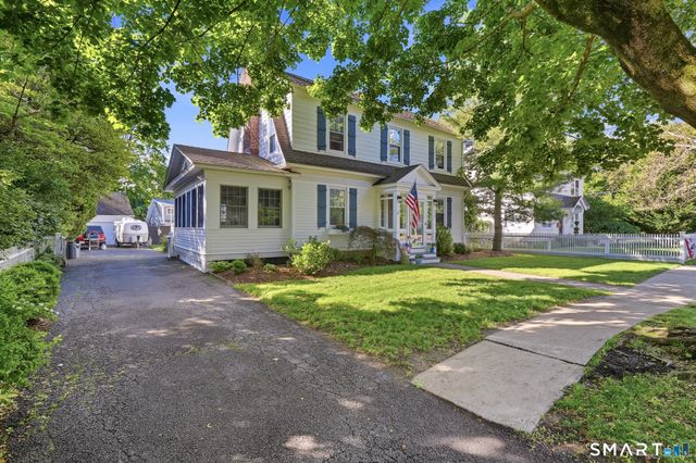 313 Old Post Road, Fairfield, CT 06824