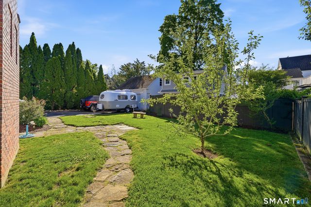 313 Old Post Road, Fairfield, CT 06824