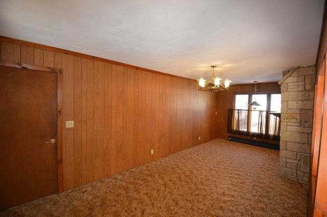 951 W Walworth AVENUE, Whitewater, WI 53190