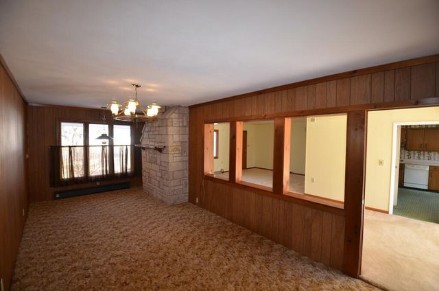 951 W Walworth AVENUE, Whitewater, WI 53190