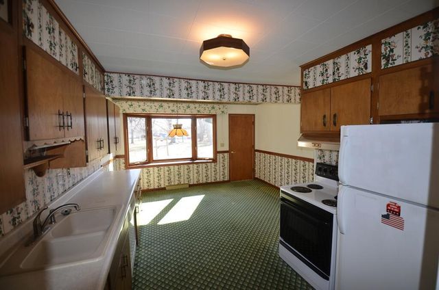 951 W Walworth AVENUE, Whitewater, WI 53190