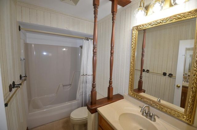 951 W Walworth AVENUE, Whitewater, WI 53190