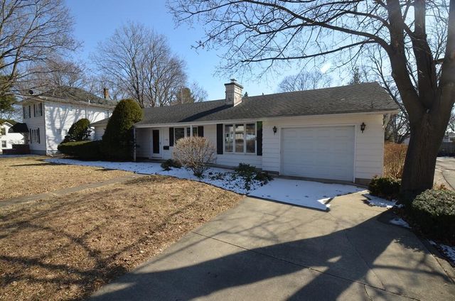 951 W Walworth AVENUE, Whitewater, WI 53190