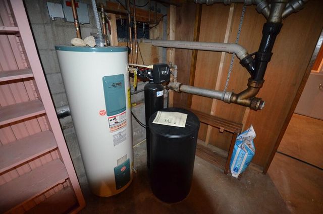 951 W Walworth AVENUE, Whitewater, WI 53190