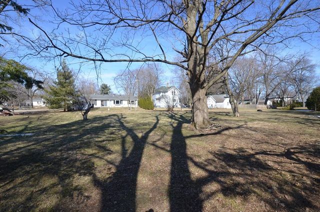 951 W Walworth AVENUE, Whitewater, WI 53190