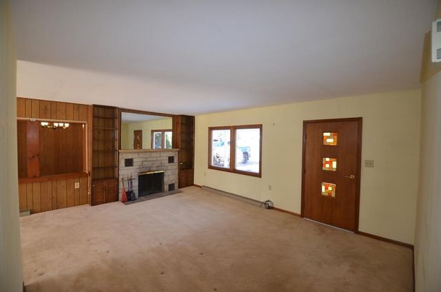 951 W Walworth AVENUE, Whitewater, WI 53190