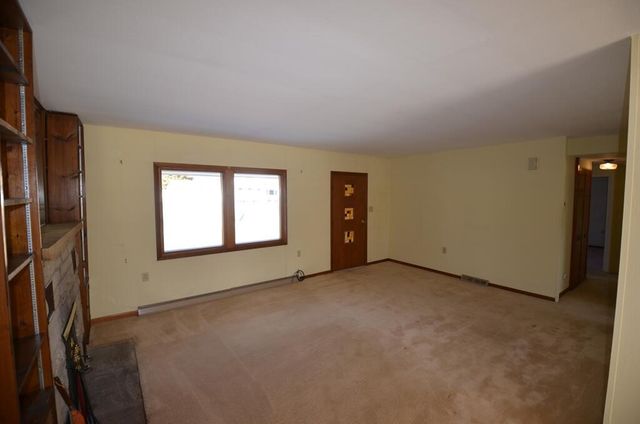 951 W Walworth AVENUE, Whitewater, WI 53190