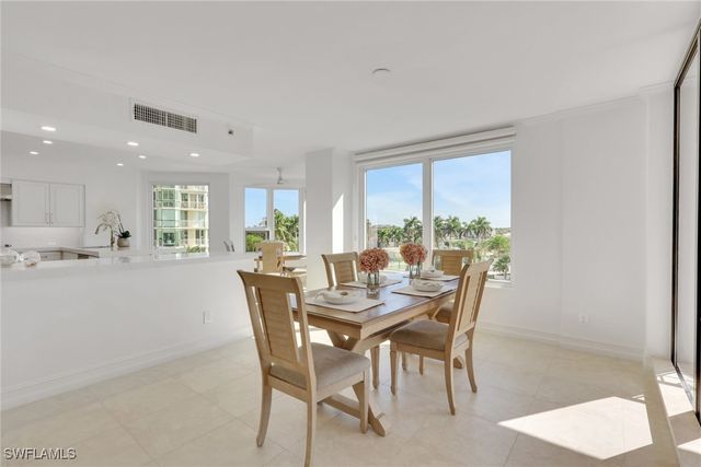 4251 Gulf Shore BLVD N 5B, Naples, FL 34103