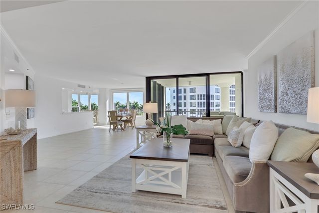 4251 Gulf Shore BLVD N 5B, Naples, FL 34103