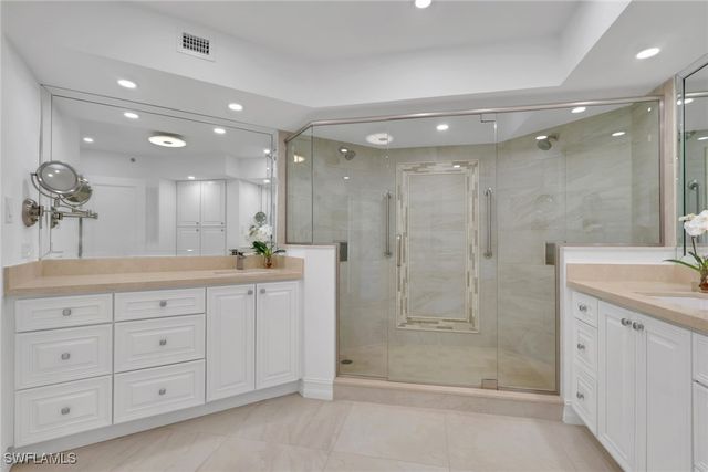 4251 Gulf Shore BLVD N 5B, Naples, FL 34103