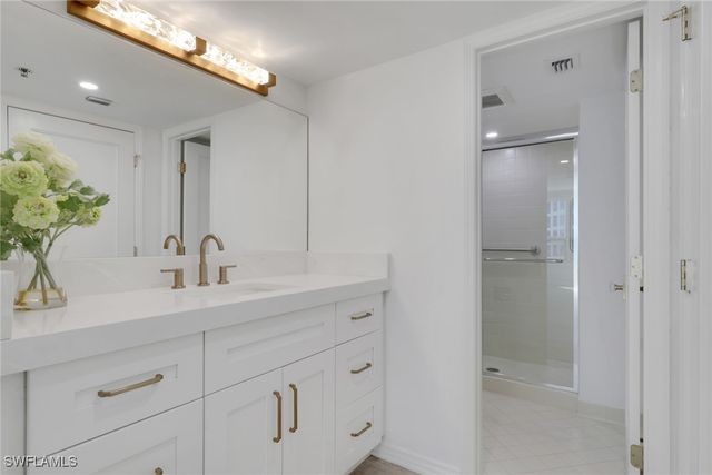 4251 Gulf Shore BLVD N 5B, Naples, FL 34103