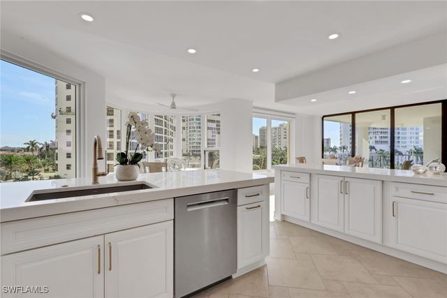 4251 Gulf Shore BLVD N 5B, Naples, FL 34103