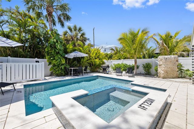 3014 GULF DRIVE, Holmes Beach, FL 34217