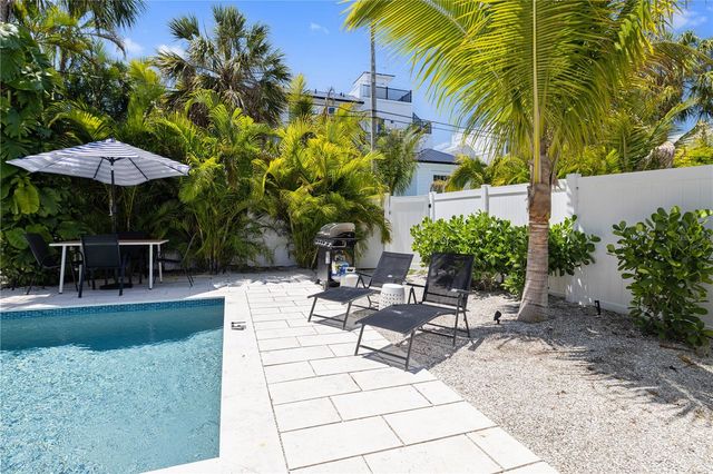 3014 GULF DRIVE, Holmes Beach, FL 34217