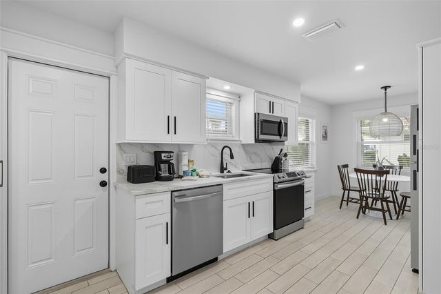 3014 GULF DRIVE, Holmes Beach, FL 34217