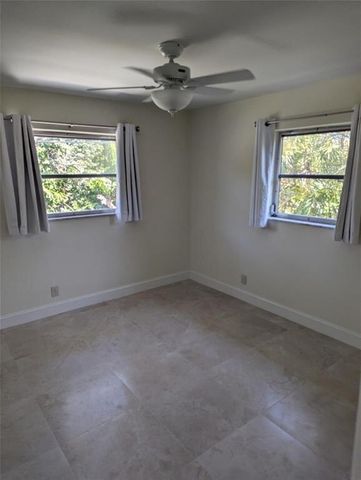 5220 NE 14th Way 8, Fort Lauderdale, FL 33334
