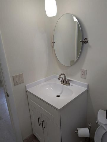 5220 NE 14th Way 8, Fort Lauderdale, FL 33334