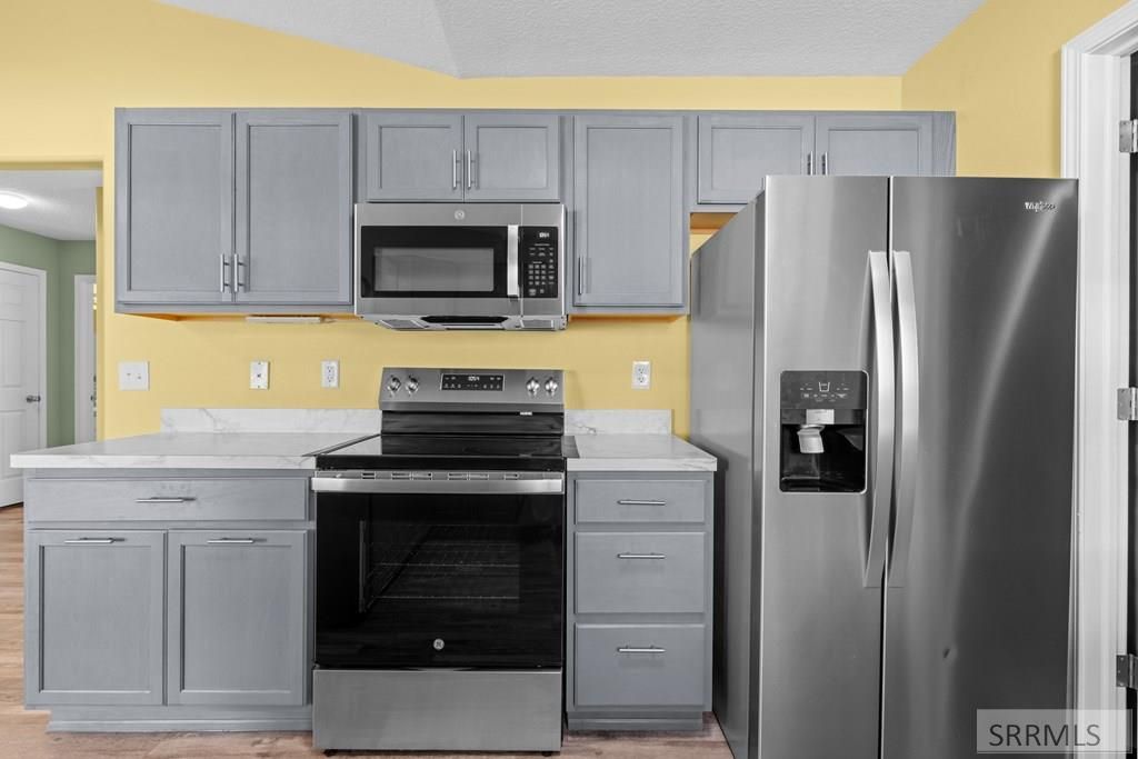 Image 13 of property listing at 2851 E Chasewood Drive, Ammon, ID 83406