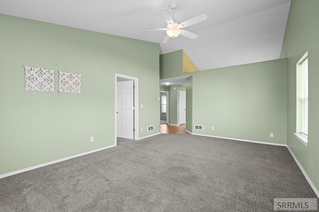 Image 19 of property listing at 2851 E Chasewood Drive, Ammon, ID 83406