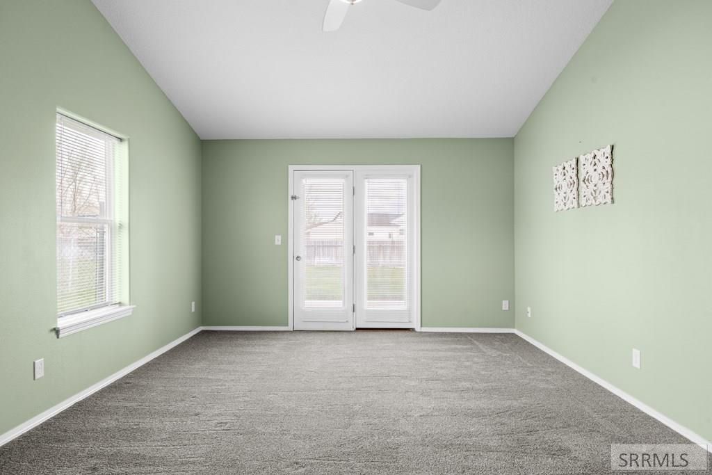 Image 20 of property listing at 2851 E Chasewood Drive, Ammon, ID 83406