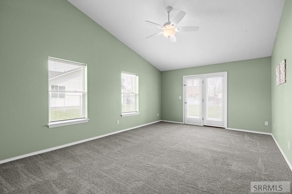 Image 21 of property listing at 2851 E Chasewood Drive, Ammon, ID 83406