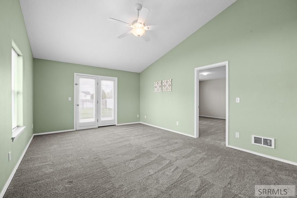 Image 22 of property listing at 2851 E Chasewood Drive, Ammon, ID 83406