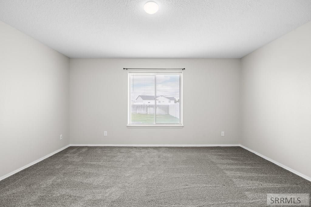 Image 23 of property listing at 2851 E Chasewood Drive, Ammon, ID 83406