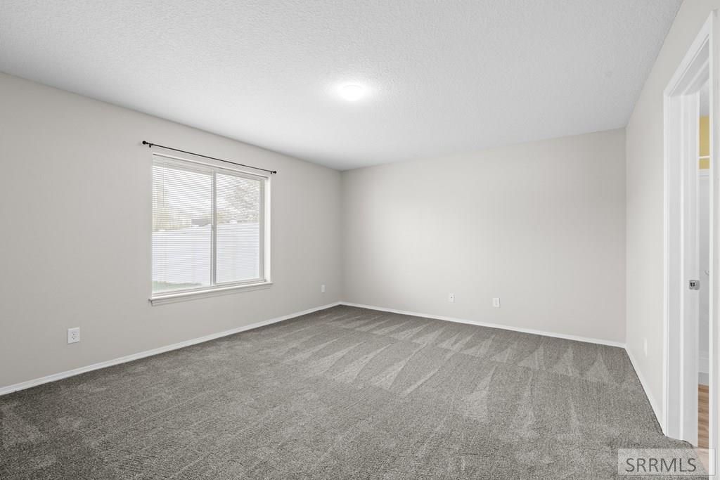 Image 24 of property listing at 2851 E Chasewood Drive, Ammon, ID 83406