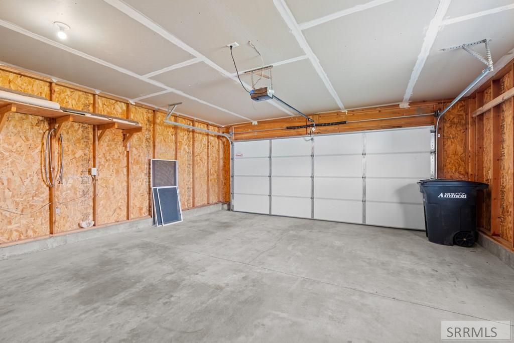 Image 35 of property listing at 2851 E Chasewood Drive, Ammon, ID 83406