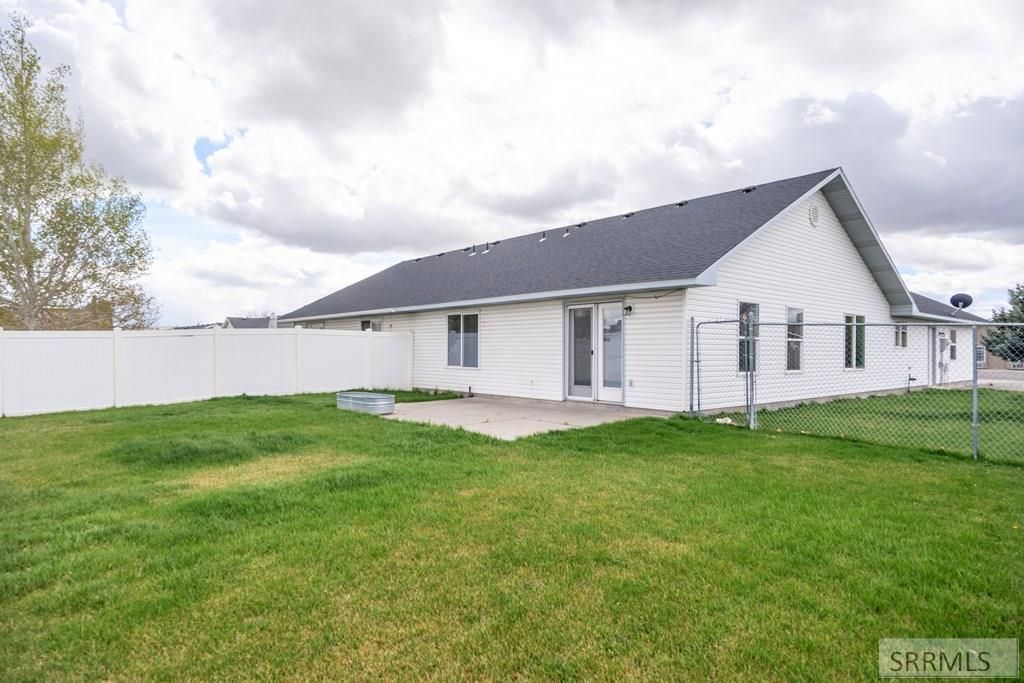 Image 37 of property listing at 2851 E Chasewood Drive, Ammon, ID 83406