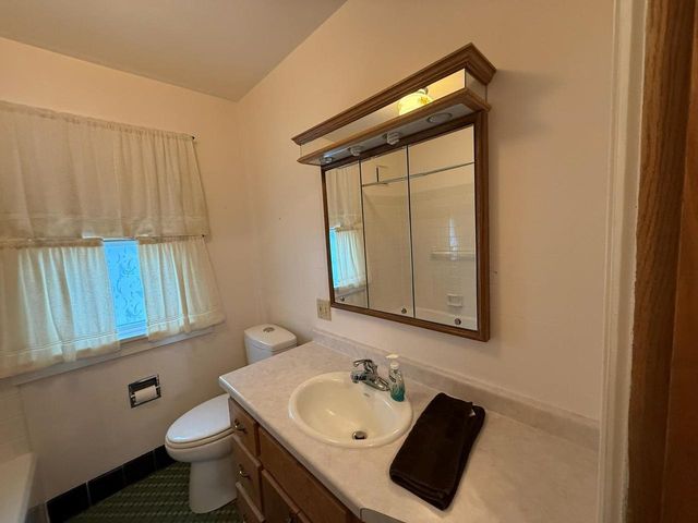 124 E RANDALL STREET, Shawano, WI 54166