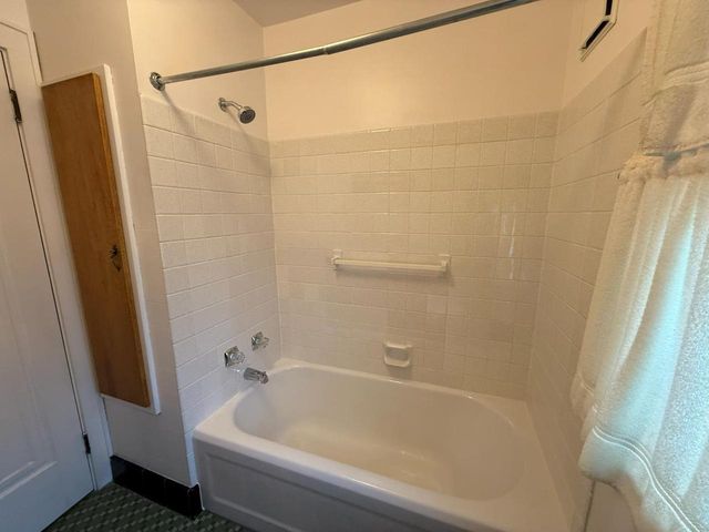 124 E RANDALL STREET, Shawano, WI 54166