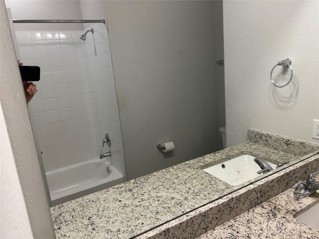 118 Two Bits LN, Elgin, TX 78621
