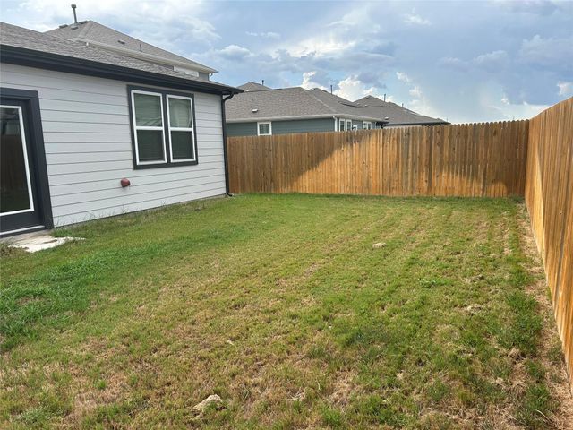 118 Two Bits LN, Elgin, TX 78621