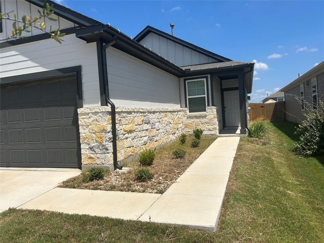 118 Two Bits LN, Elgin, TX 78621
