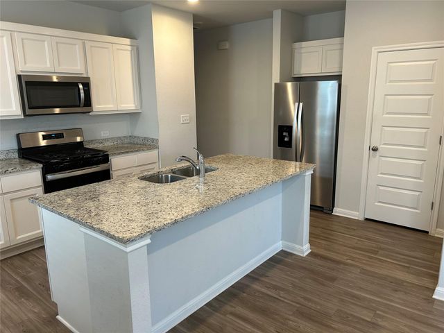 118 Two Bits LN, Elgin, TX 78621