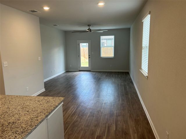 118 Two Bits LN, Elgin, TX 78621