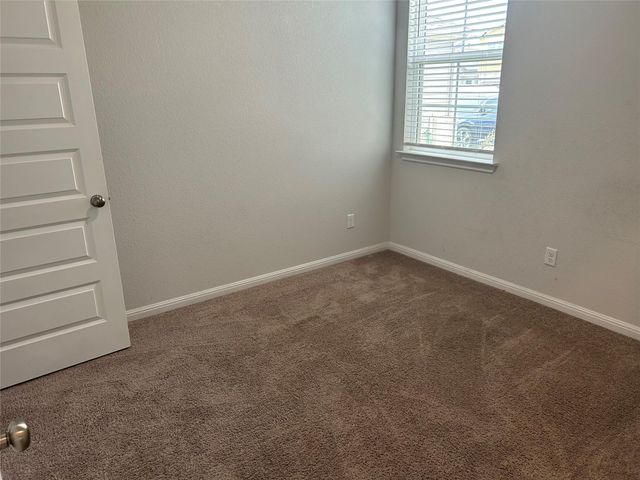 118 Two Bits LN, Elgin, TX 78621