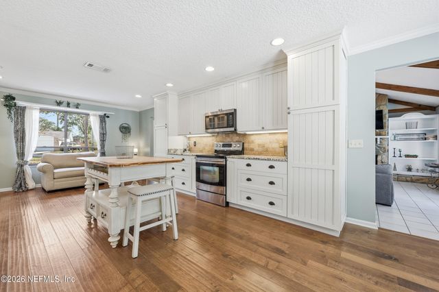 1474 LAKEWOOD Drive, St. Johns, FL 32259