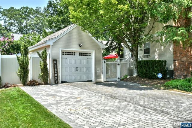 316 Colonial Boulevard, Twp Of Washington, NJ 07676