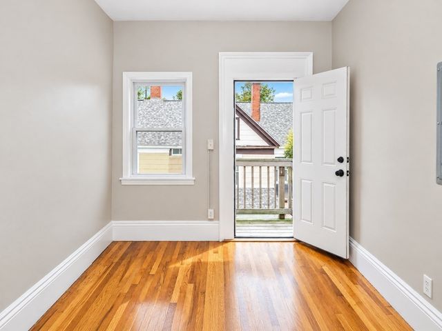 73 Nesmith St 4, Lowell, MA 01852