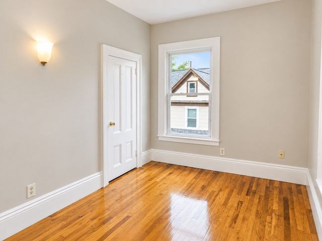 73 Nesmith St 4, Lowell, MA 01852