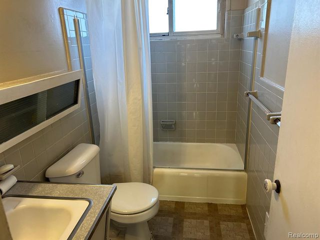 14500 Northfield Boulevard, Oak Park, MI 48237